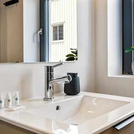 아파트 Modern & Elegant In