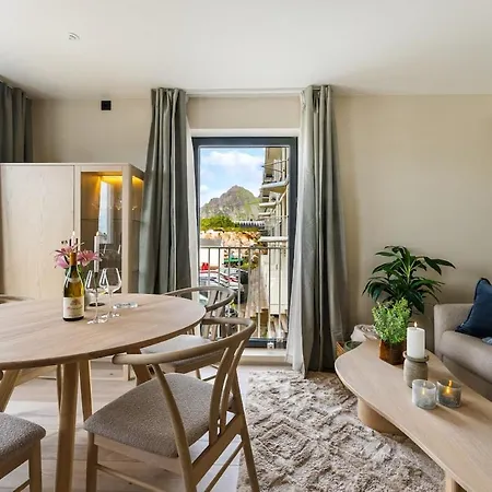 Modern & Elegant In *